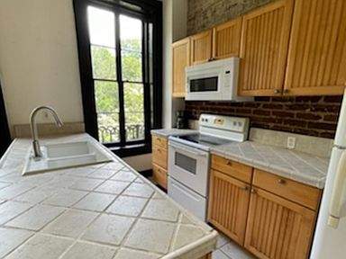 123 W Gordon St FLOOR 3, Savannah, GA 31401 | Zillow