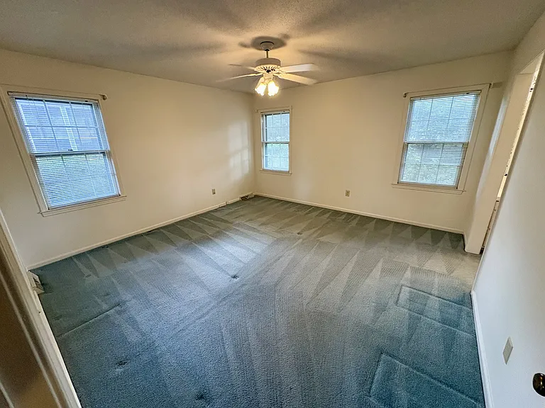 1003 Chambers Ln — Photo 19