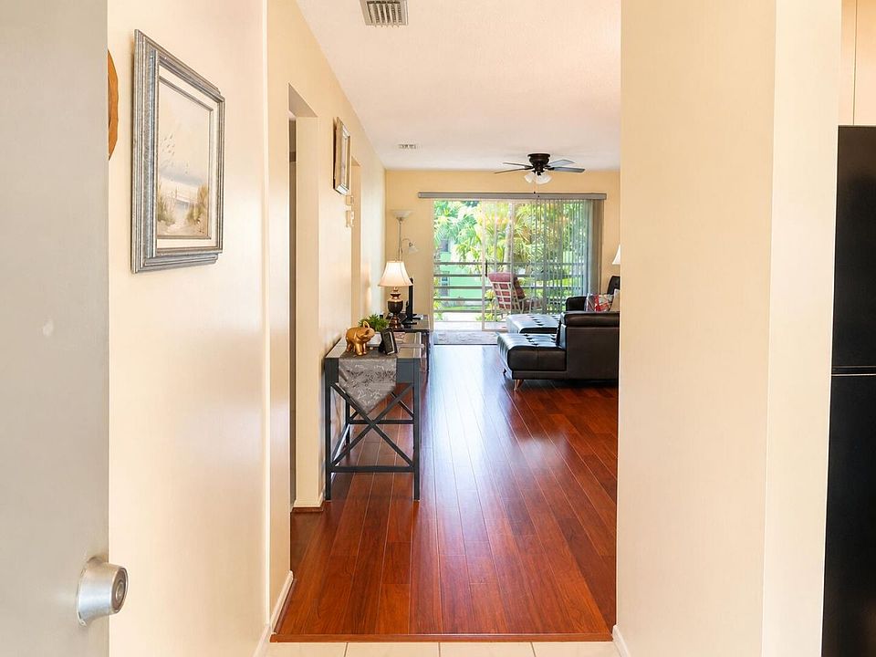 1st image of 11 Lake Vista Trl APT 206