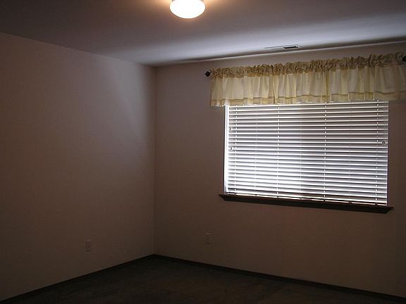 5th image of 2384 Spring Wheat Rd
