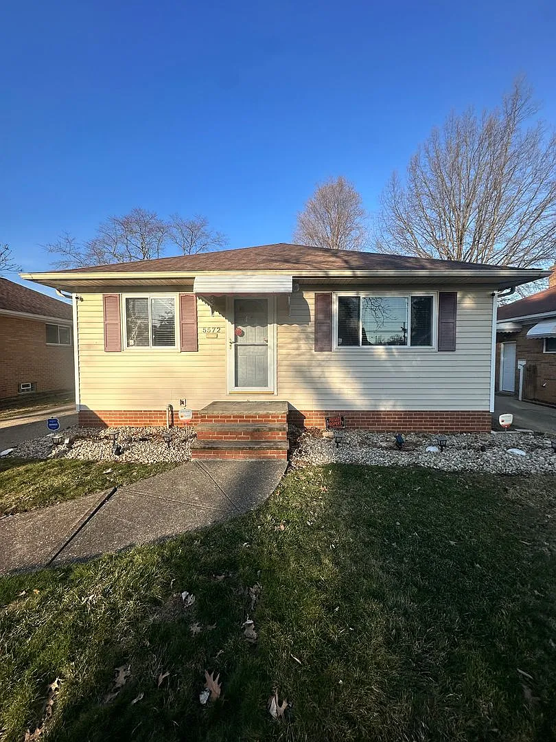 5572 E 141st St #44137 photo 1