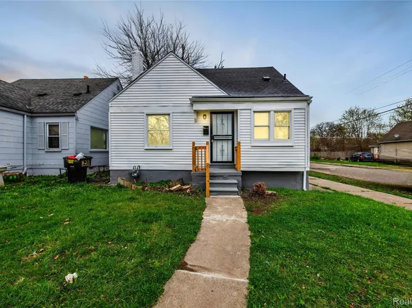 16121 Manning St, Detroit, MI 48205