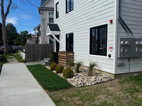 58 Melrose Ave, Bridgeport, CT 06605