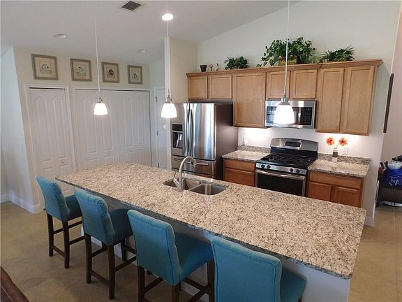 2nd image of 707 Honeybell Ct SW