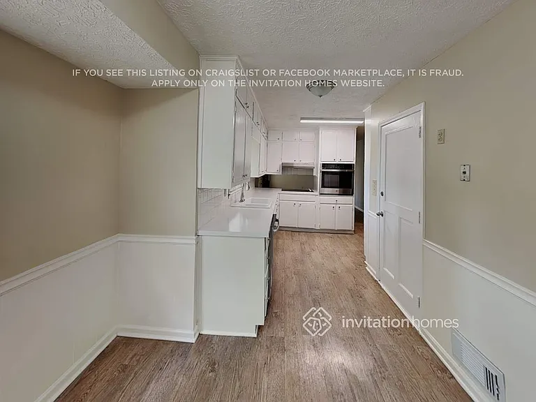5676 Crestwood Dr — Photo 11