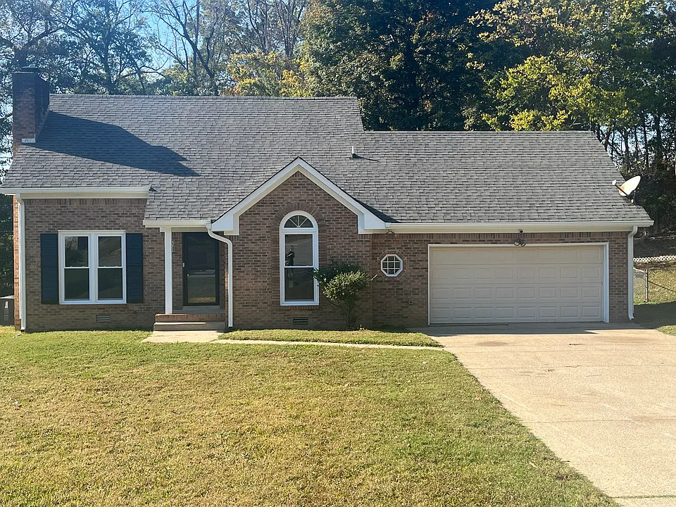 901 Hunter Ln