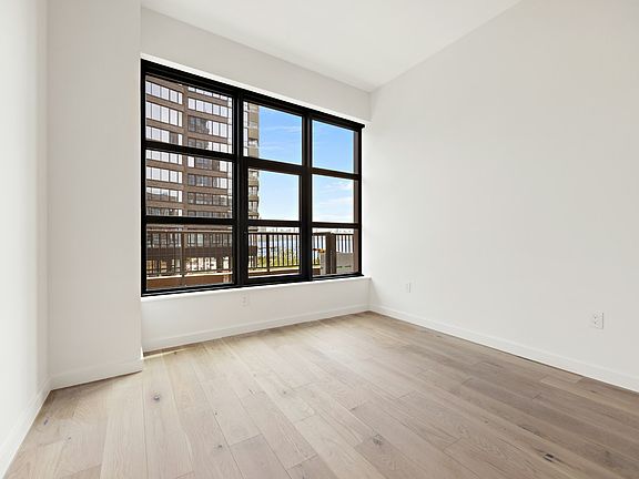 4th image of 29 Huron St #4GW