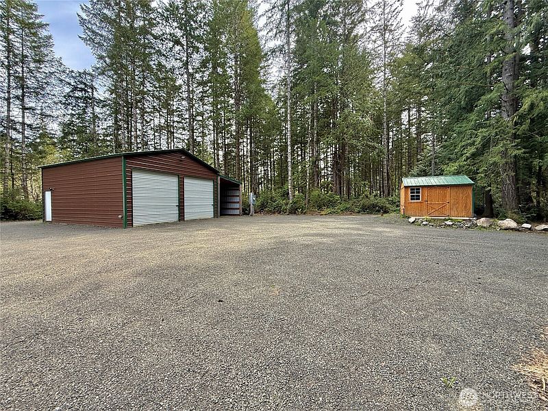 4th image of 151 E Horine Way