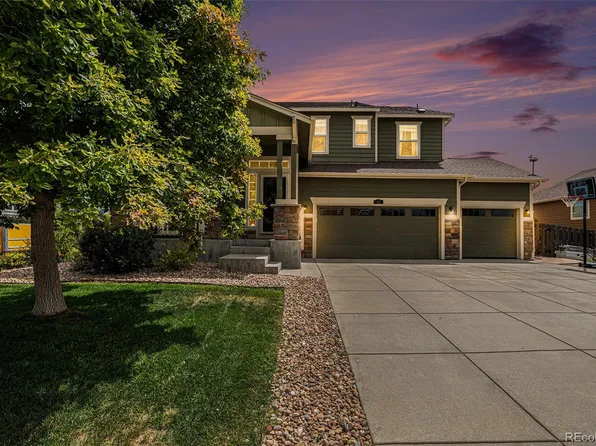 32 S Newbern Way, Aurora, CO 80018