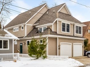 84 Bluff Dr, South Haven, MI 49090