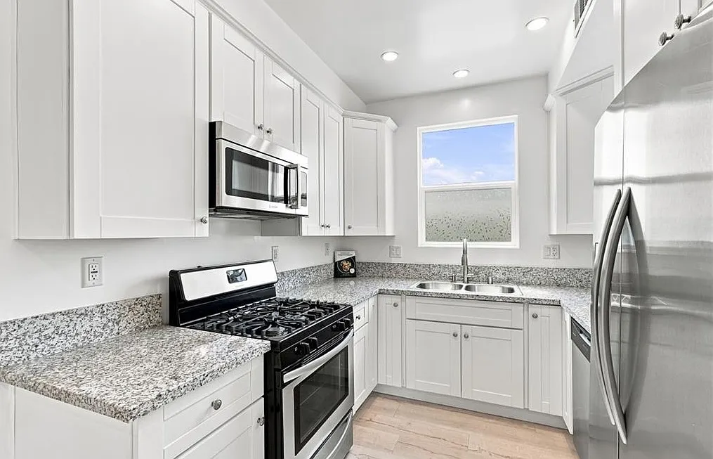 3 bed, 3.5 bath, 1584 sqft, $3,550 — Photo 4