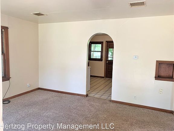 2nd image of 405 E Detroit Ave
