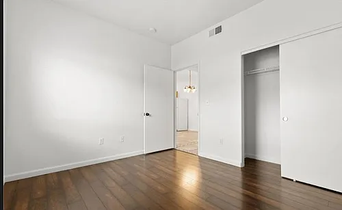 5650 E Sahara Ave Photo 1