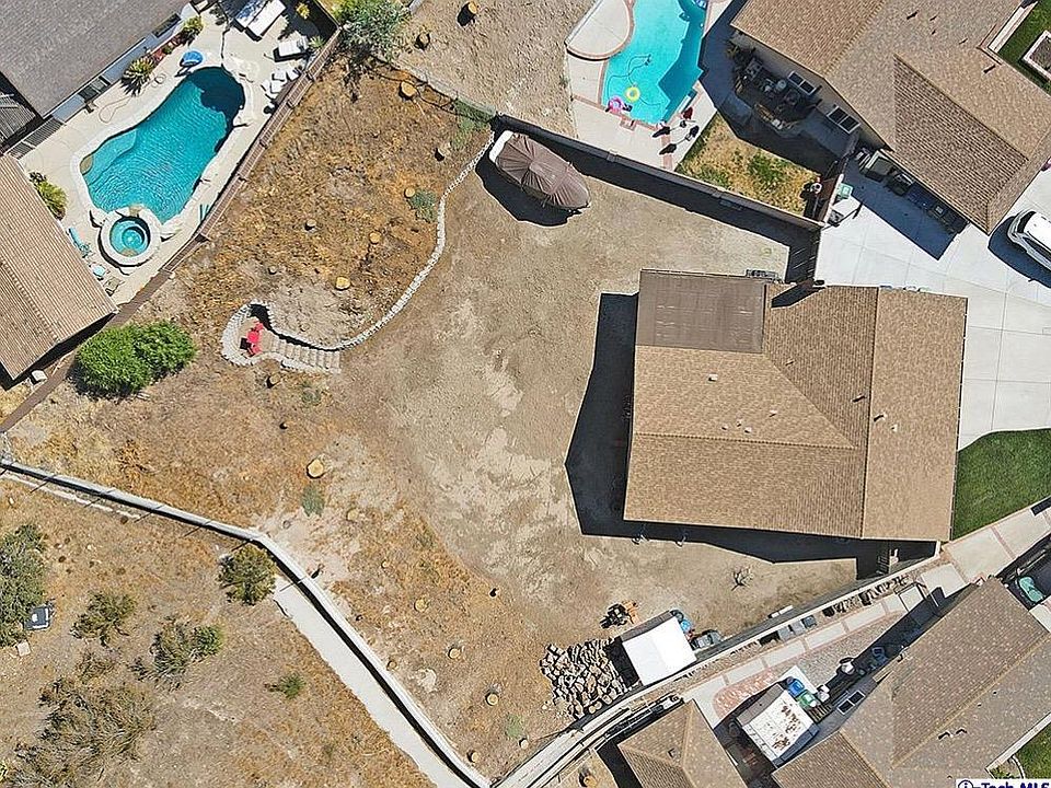1st image of 14715 Zinnia Ct