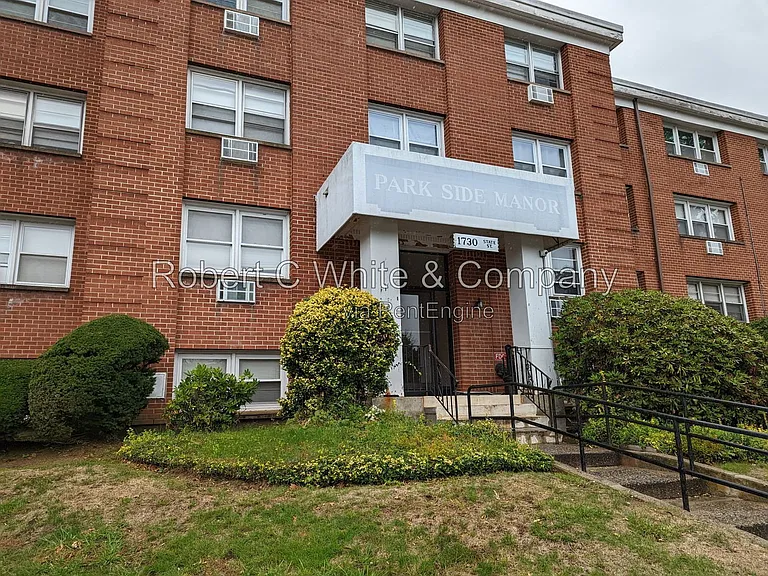 1730 State St #408 — Photo 2