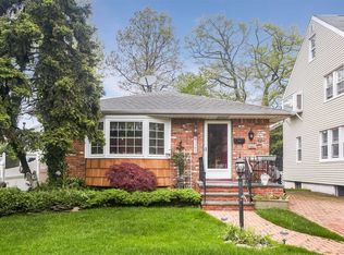 2405 Oak St, Bellmore, NY 11710