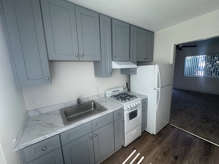 146 Euclid Ave — Photo 5