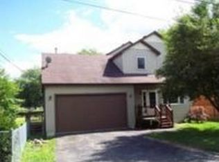 309 Spring Rd, Ingleside, IL 60041