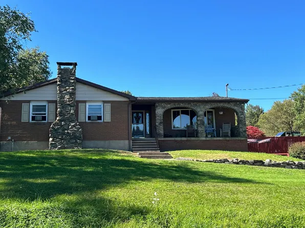 621 1st St, Forest City, PA 18421