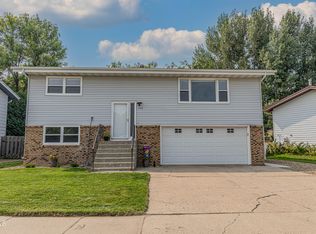 1714 Xavier St, Bismarck, ND 58501