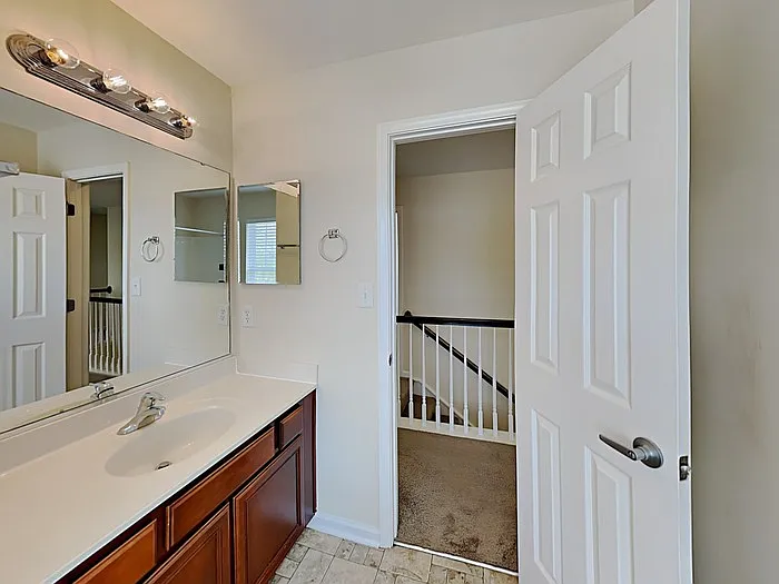 815 Reigate Rd — Photo 16
