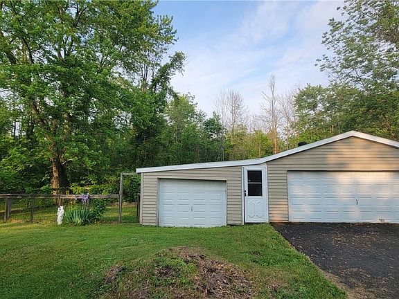 3rd image of 1285 McVean Rd