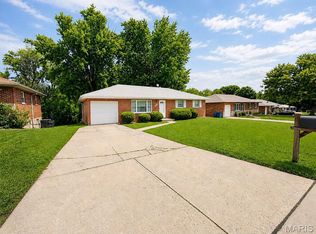 1133 Fain Dr, Saint Louis, MO 63125