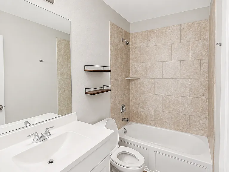 3903 Pioneer Dr — Photo 12
