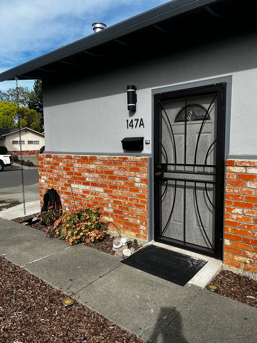 Building Photo - 147 Karen Dr #A