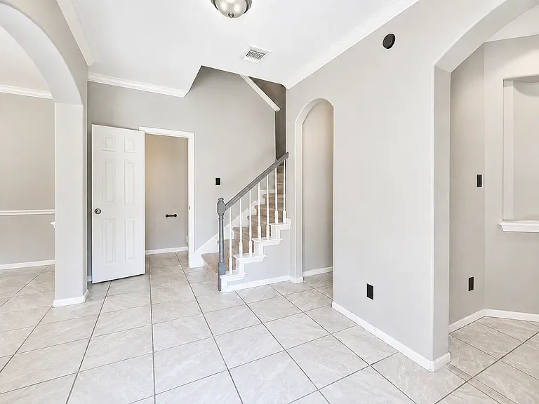13714 Hillingdale Ln — Photo 12