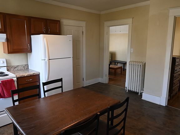 3rd image of 535 Archer Ave Fl 2