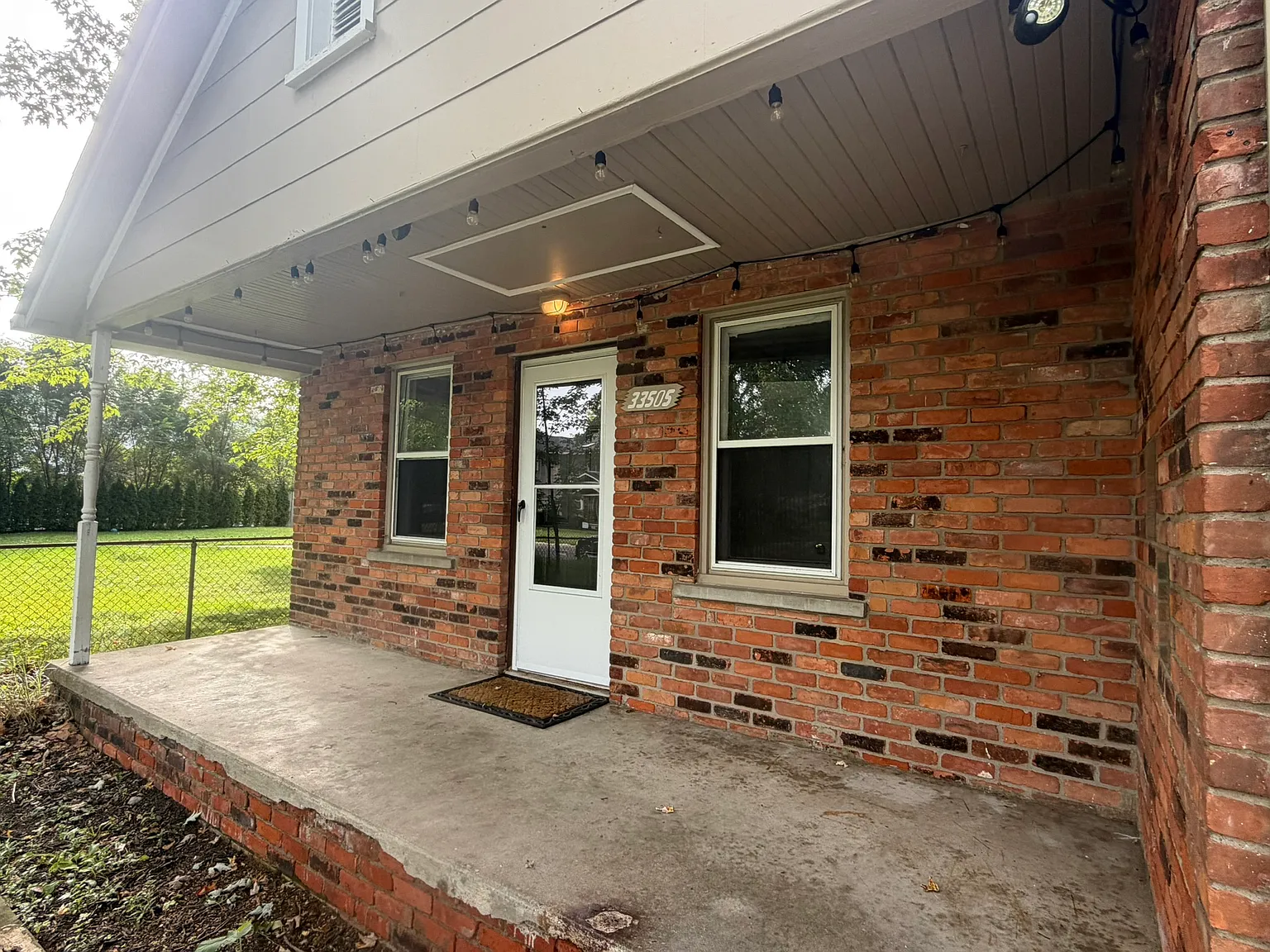 3 bed, 1067 sqft, $1,550 — Photo 2