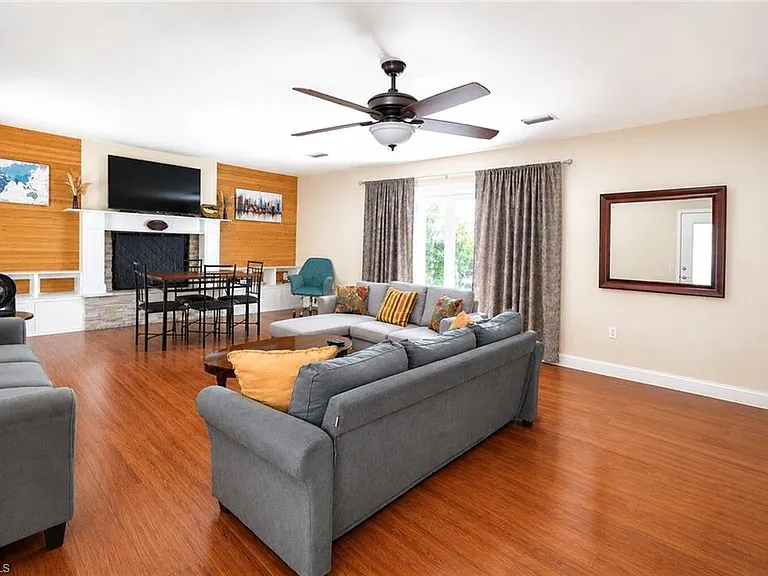 655 SW Pointview Rd — Photo 37