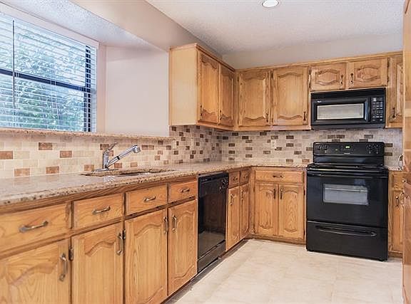 5th image of 4205 Spurwood Dr