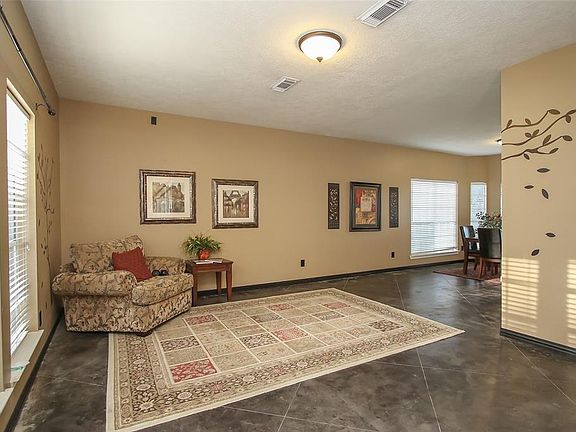 4th image of 15526 Hatfield Hollow Dr