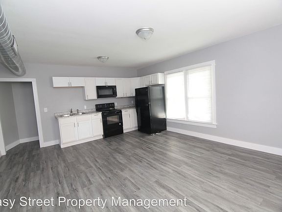 3rd image of 430 2nd Ave W #1