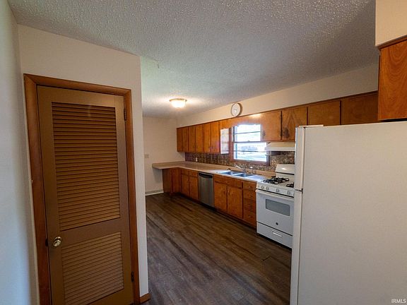 5th image of 913 Calley Dr