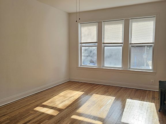 5th image of 1026 W Loyola Ave #1