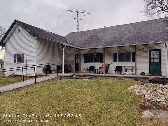 3rd image of 608 E Schott St