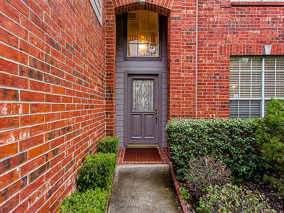 2nd image of 4847 Zachary Ln
