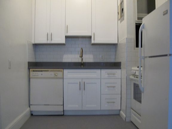 3rd image of 1059 1st Ave #2BFRONT