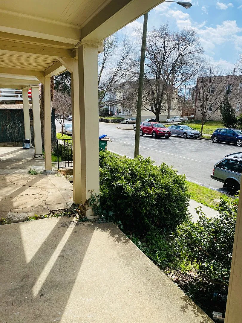 3310 Ellwood Ave.* — Photo 4