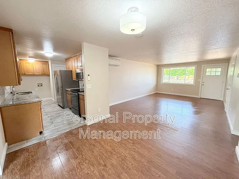 1803 SE Blairmont Dr — Photo 3