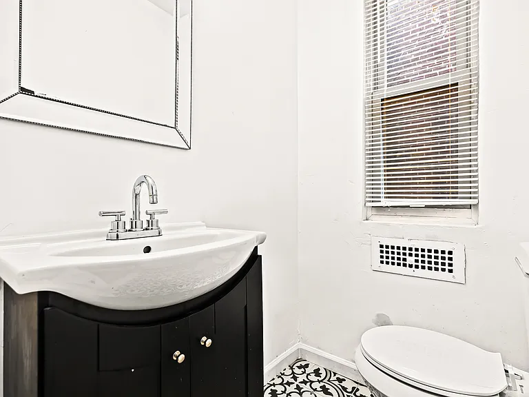 17151 Pennington Dr — Photo 12