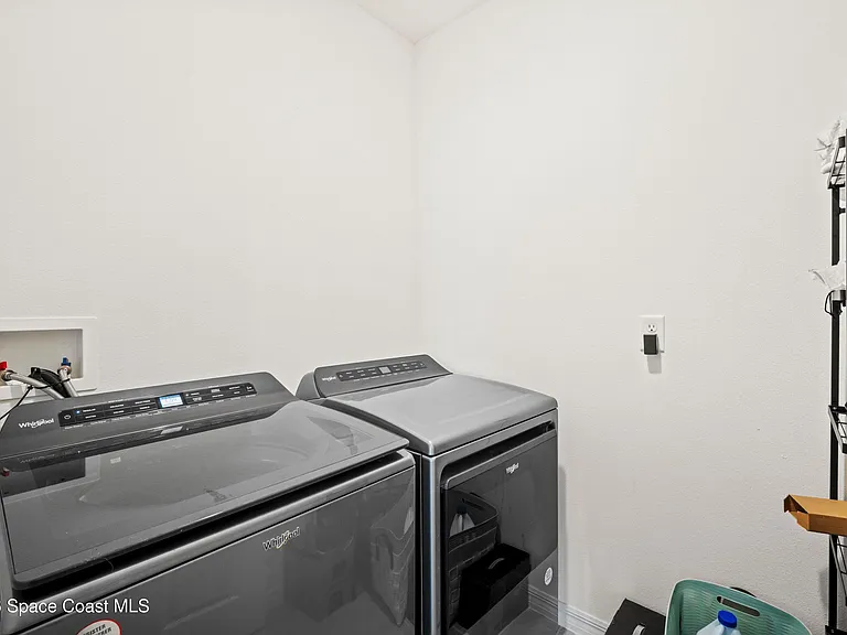 1148 Casey Ave — Photo 27
