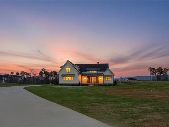 151 Palisade Dr, Rydal, GA 30171