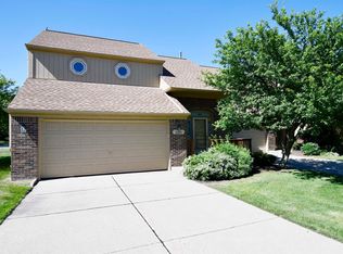 2251 Crystal Dr, Rochester, MI 48309