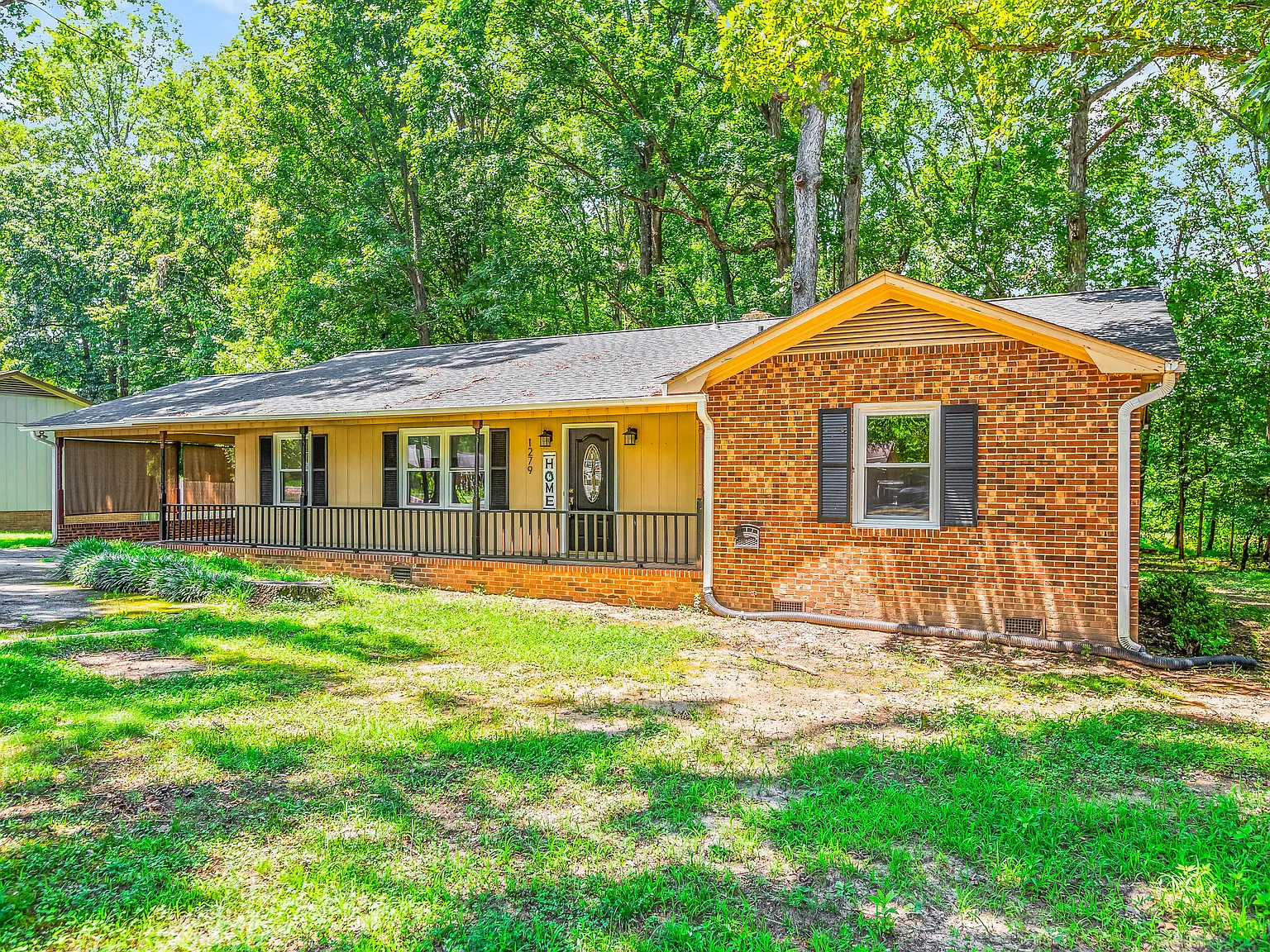 3 bed, 1680 sqft, $1,950 — Photo 3