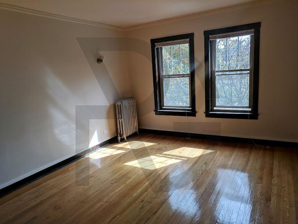 1st image of 2100 W Ainslie St #21021E
