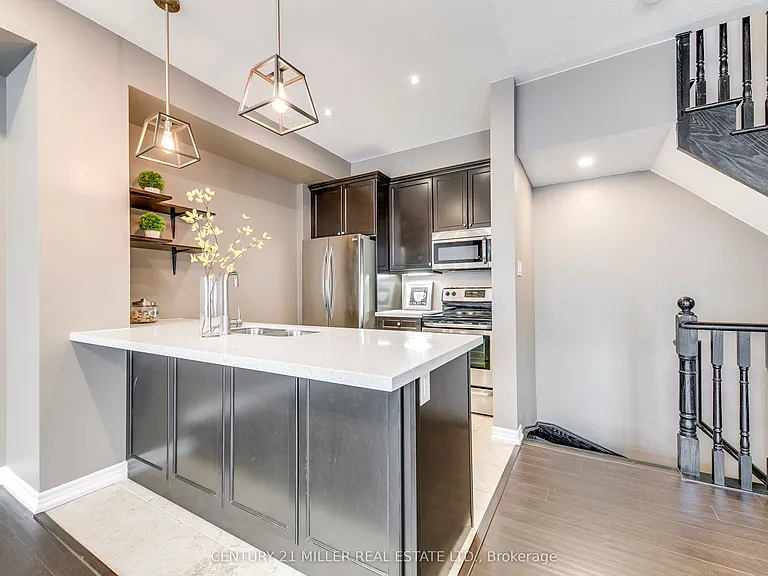 2435 Greenwich Dr #24 — Photo 7